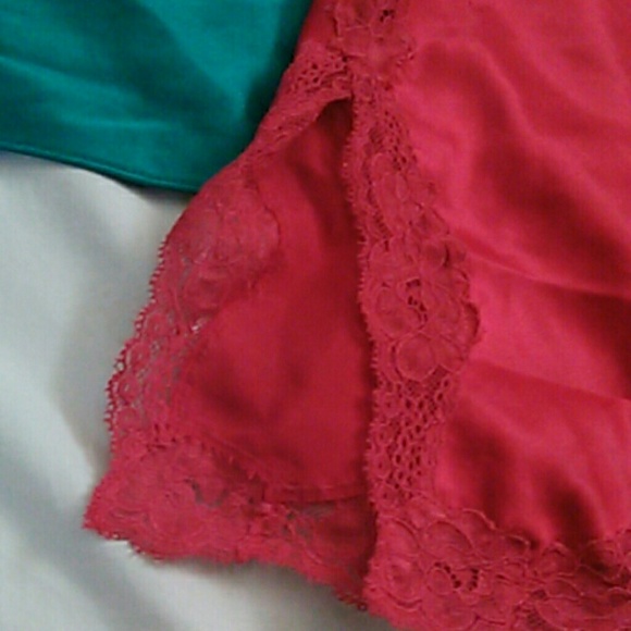 (2) Victoria Secret nighgowns: red & turquiose - Picture 2 of 4